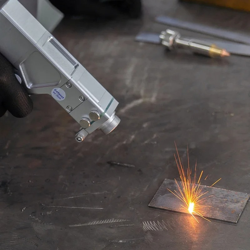 Máquina de soldadura de fibra  - Fiber Laser Welder 2000W reseña y precio